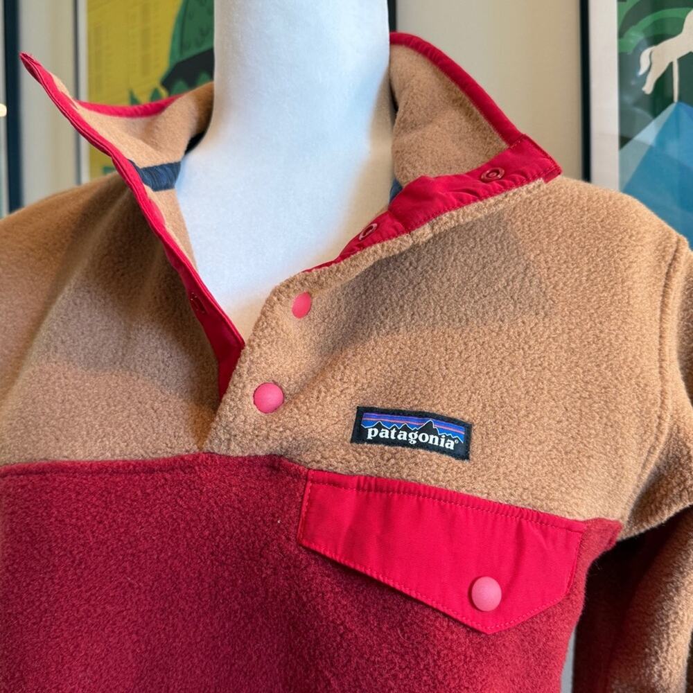 LIKE NEW Patagonia Women's Synchilla Snap-T Fleece in Molten Lava - XS - Picture 2 of 6